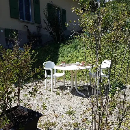 Couette-café Tuileries Grandson