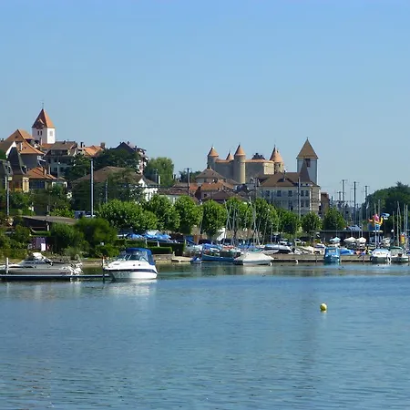 Couette-café Tuileries 3*
