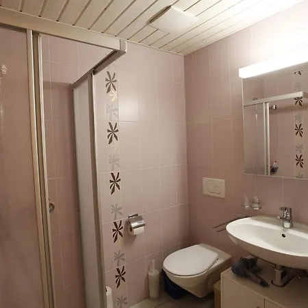 Tuileries Bed & Breakfast *